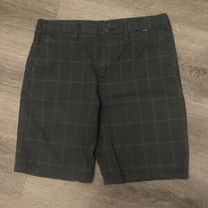 Hurley Mens Shorts Size 34 Gray Plaid Flat Front Casual 9 in Inseam Beach Golf
